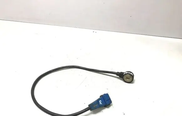 Volkswagen PASSAT B5 Detonation knock sensor 054905377G