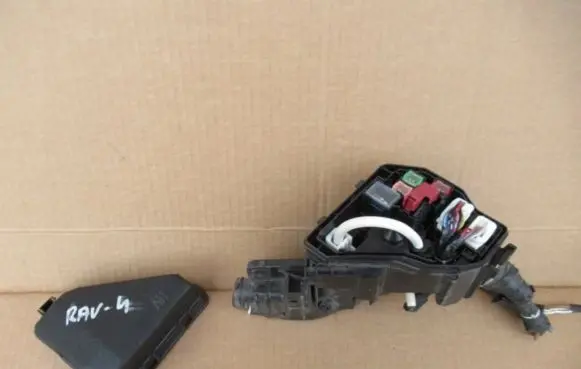 Toyota RAV 4 (XA40) Fuse module