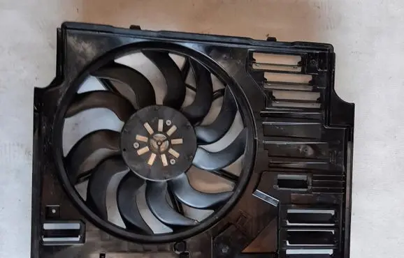 BMW X1 U11 Radiator cooling fan shroud 5A078C9-04