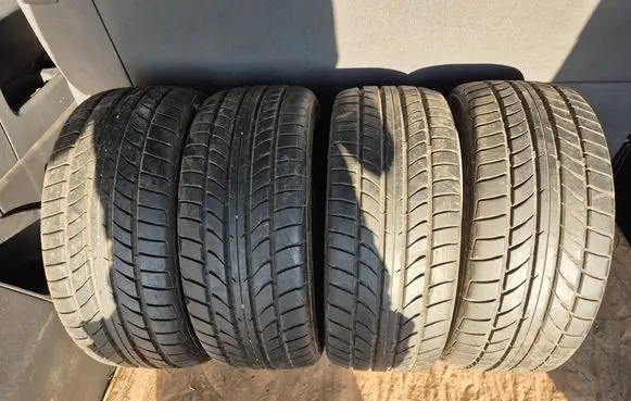 Volkswagen Golf II R15 summer tire Toyo