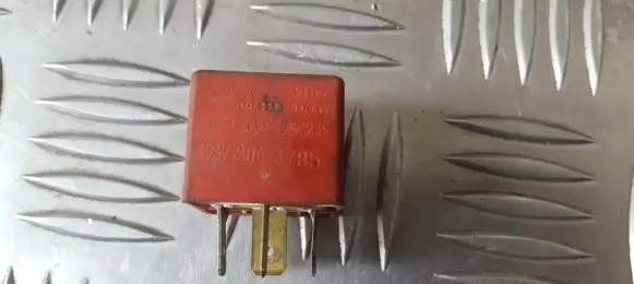 Volkswagen Golf III Other relay 431951253F