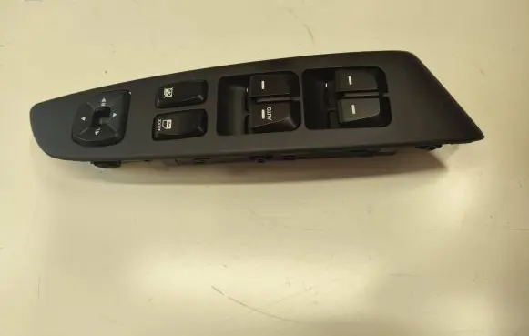 Hyundai ix35 Electric window control switch 935702Y1109P PM11P L4PM11
