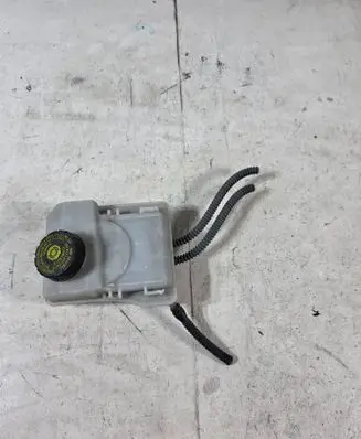 Mercedes-Benz Vito Viano W447 Brake fluid reservoir 32668711