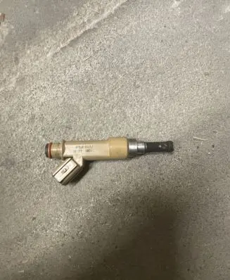 Toyota Prius+ (ZVW40) Fuel injector 232500T030