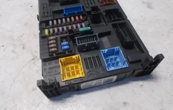 Peugeot 3008 II BSM Control unit 9819854780 3131842767 28615678