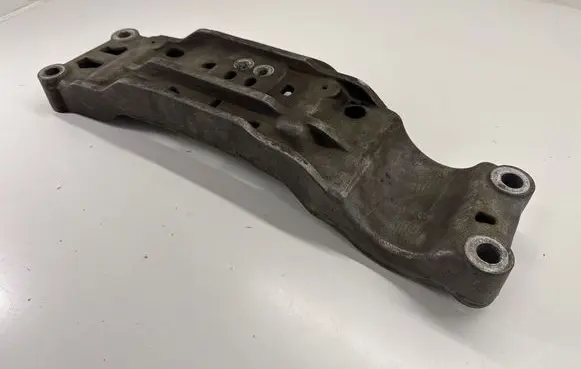 Dodge Charger Gearbox mounting bracket 04726088AE 68170323AA