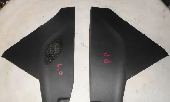 Dacia Sandero III Centre console side trim rear 689204729R 689217702R