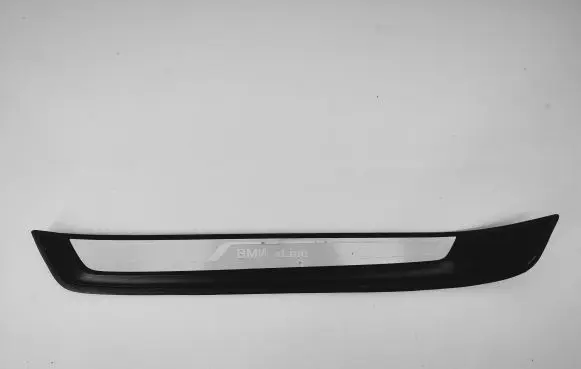 Front sill trim cover