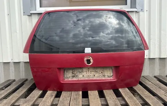 Volkswagen Golf IV Tailgate/trunk/boot lid