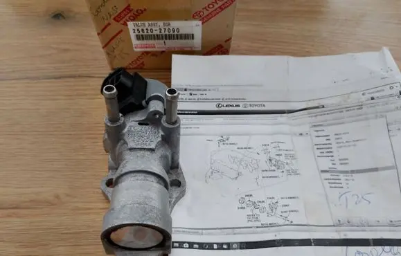 Toyota Avensis T250 EGR thermostat 25620-27090