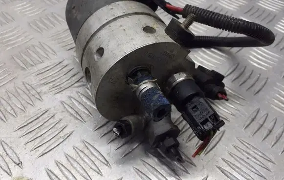 Volkswagen PASSAT B5 Master brake cylinder 8E0614175D
