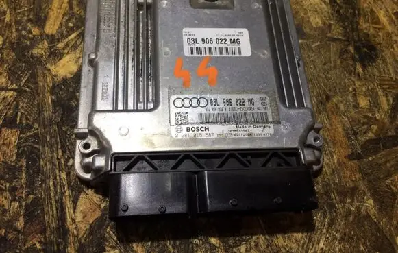 Audi A4 S4 B8 8K Engine control unit/module ECU
