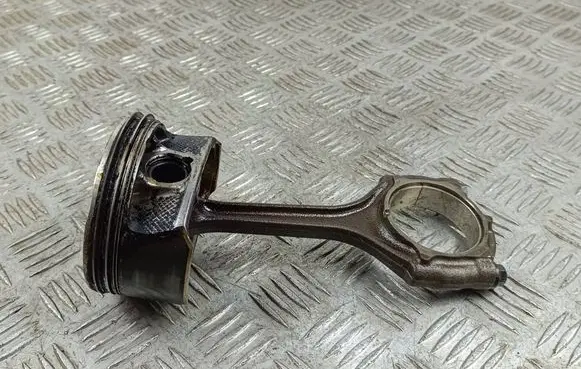 Jeep Grand Cherokee WL Piston with connecting rod 72039R