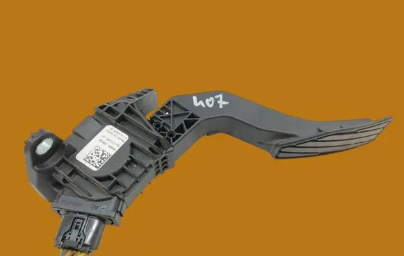 Suzuki Baleno IV Accelerator throttle pedal 4940068P50