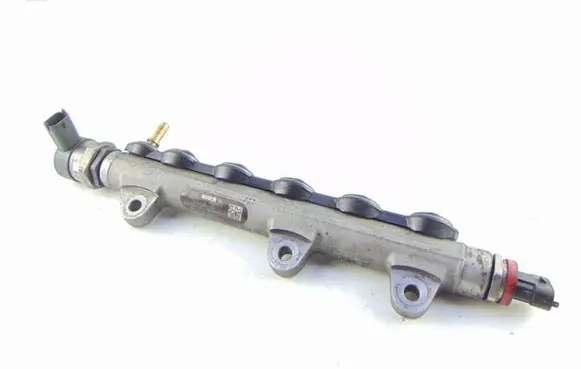 Renault Megane I Fuel injector supply line/pipe 