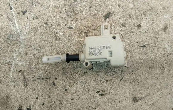 Porsche Cayenne (9PA) Tailgate boot lock/latch motor 7L5827761