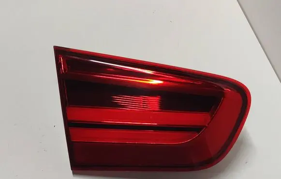 Tailgate rear/tail lights
