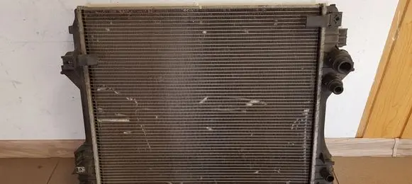 Jaguar XF X250 Coolant radiator