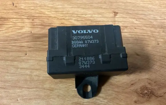 Volvo V70 Seat heating relay 30795504 211886 07W373