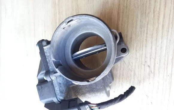 Volkswagen Touran I Throttle valve A2C53085612 03G128063A