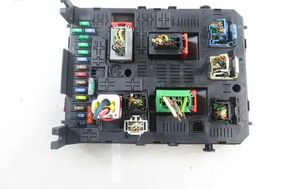 Citroen C4 I Picasso Central body control module 966689568001