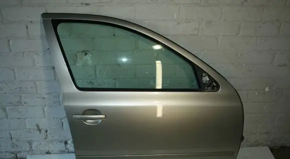 Skoda Octavia Mk2 (1Z) Front door 1z0831312