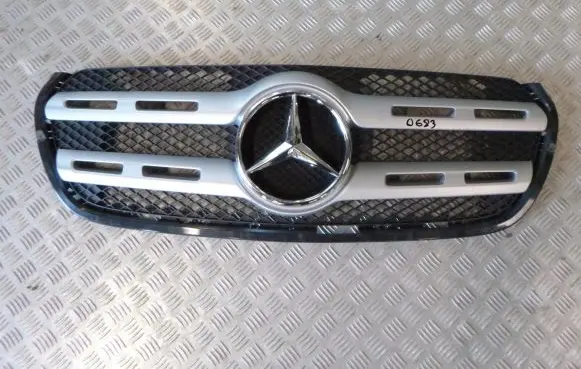 Mercedes-Benz X-class W470 Front grill
