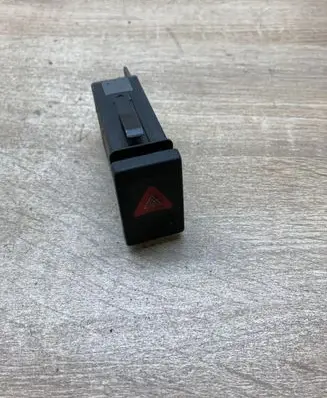 Volkswagen PASSAT B5 Hazard light switch 3B0953235D