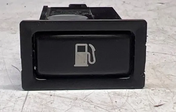 Toyota Avensis T250 Fuel tank opening switch 156795