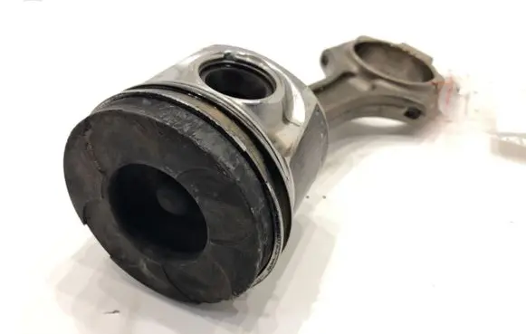 Volvo XC90 Piston with connecting rod