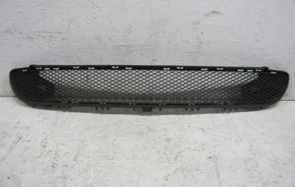 Mercedes-Benz GLA W156 Front bumper lower grill A1568853122
