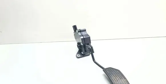 Toyota RAV 4 (XA30) Accelerator throttle pedal 7811042030 1988007280
