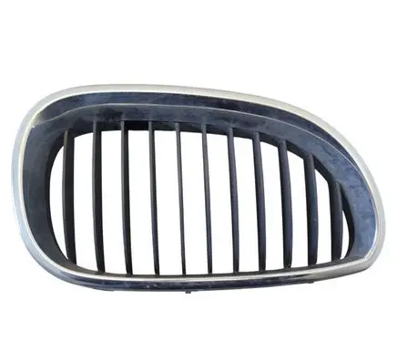 BMW 5 E60 E61 Front bumper upper radiator grill 7027062A 51137027062A 7065702