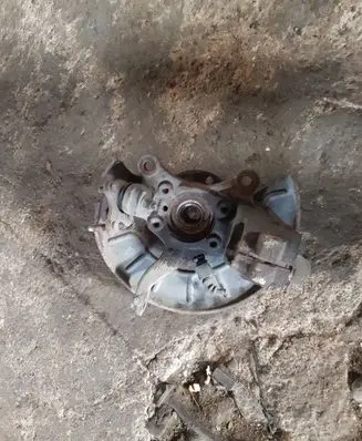 Volkswagen Touran I Front wheel hub