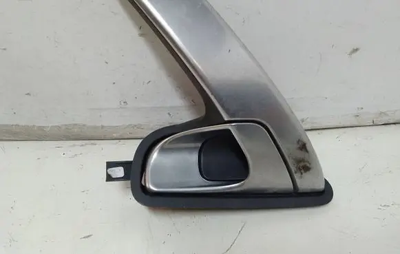 Nissan Primera Front door interior handle 80670BA