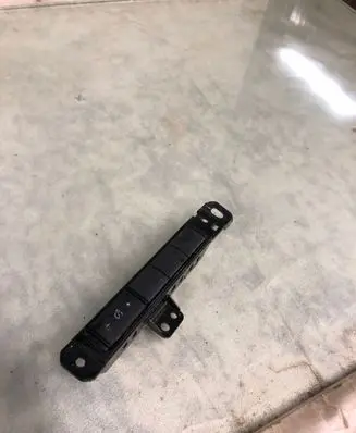Nissan Qashqai J12 Cruise control switch 681066un0a