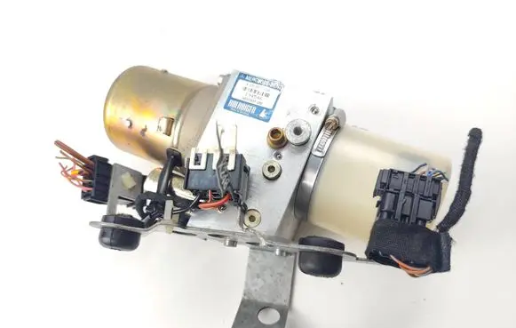 Mercedes-Benz SLK R170 Convertible roof hydraulic pump A1708000030