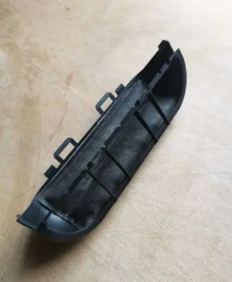 Quarter panel pressure vent