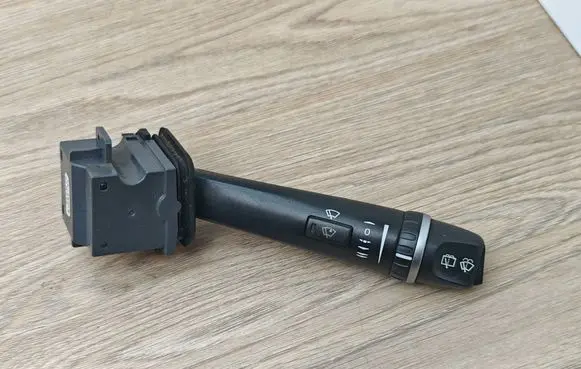 Volvo XC90 Wiper control stalk 30739218 06W21D