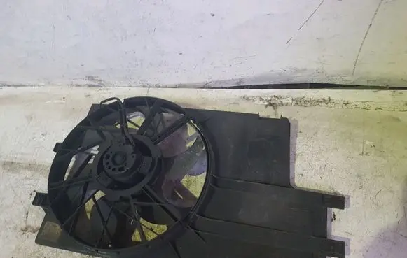 Mercedes-Benz Vaneo W414 Radiator cooling fan shroud A1685050355