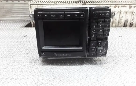 Mercedes-Benz S W220 Radio/CD/DVD/GPS head unit A2208270442