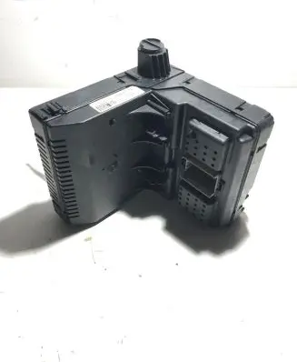 Volvo XC90 Fuse module 30786890 00006870756 06W502