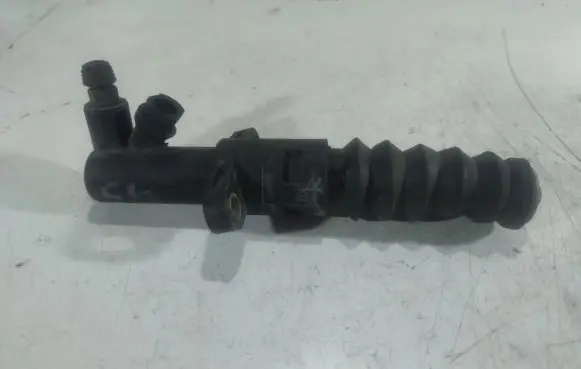 Peugeot 307 Clutch slave cylinder 9637030980