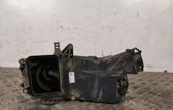 Infiniti Q50 Air filter box A6510901301