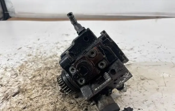 Renault Trafic II (X83) Fuel injection high pressure pump 0445010205 8201024002 5419803