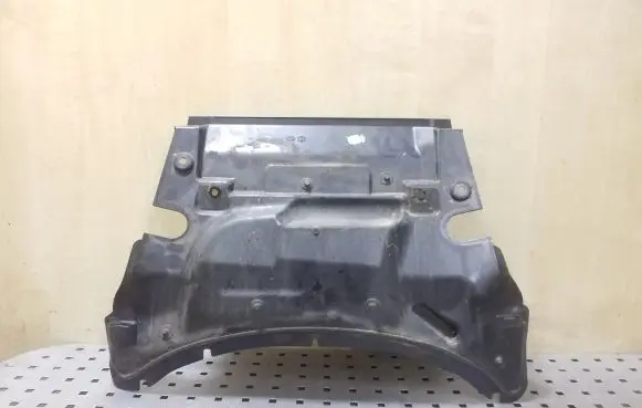 Volkswagen Touareg II Heat shield in engine bay 7P6819523