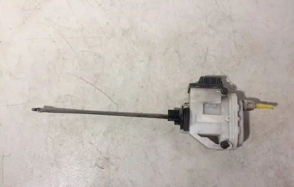 Volkswagen PASSAT B4 Central locking motor 3A0862153B