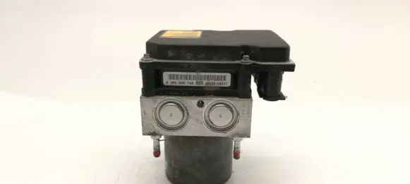 Toyota Avensis T270 ABS Pump 0265950749