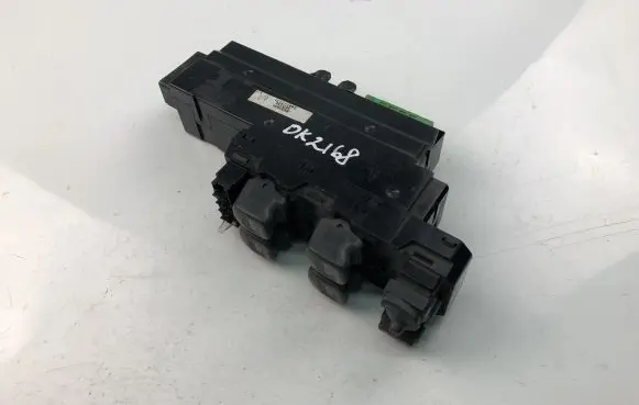 Volvo S60 Electric window control switch 8622039