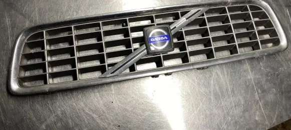 Volvo S80 Front grill 8659947